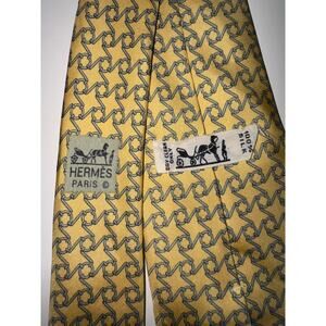 Hermès Paris Silk Tie Butter Yellow Geometric Pattern Neck Tie Made in France
